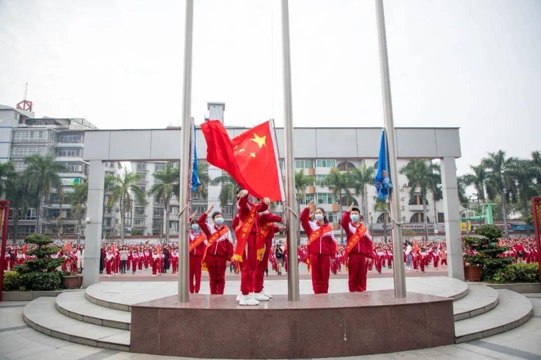 熠熠生辉！钱塘江现冰封潮汐树似冰河世纪